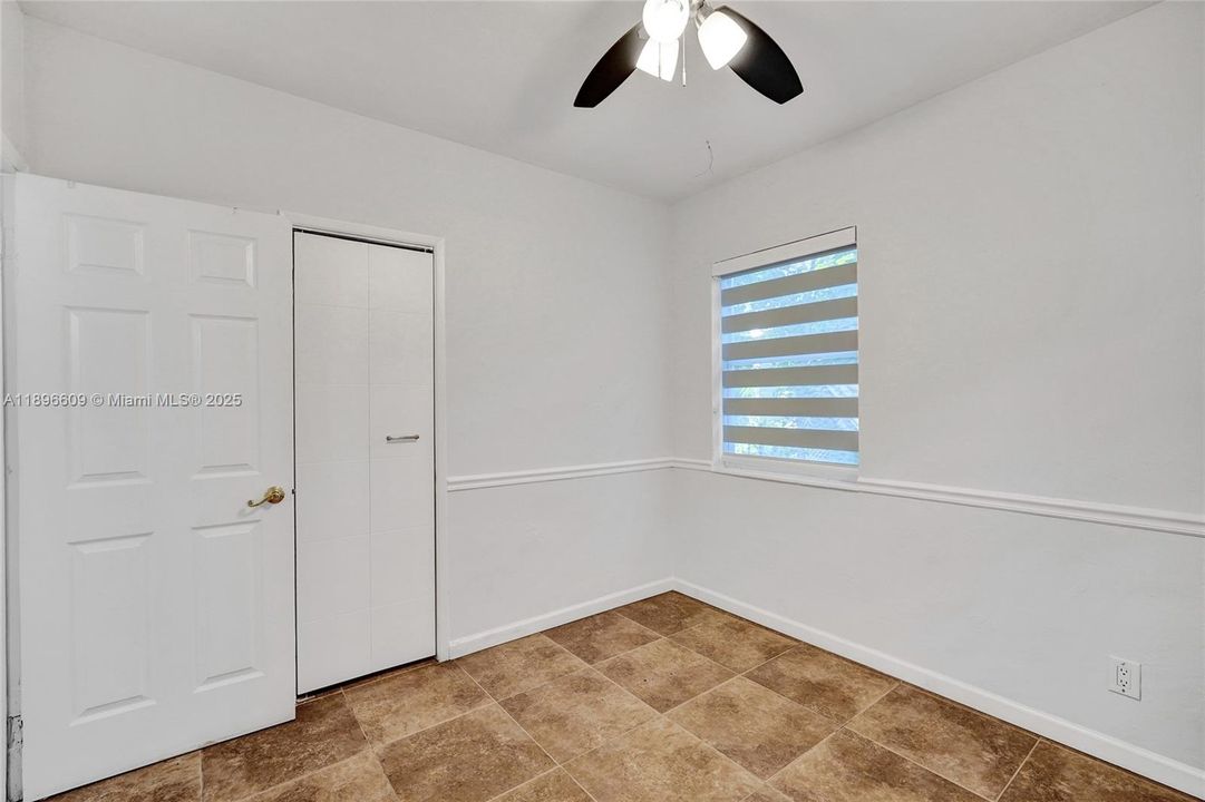 Недавно продано: $375,000 (3 спален, 2 ванн, 1065 Квадратных фут)