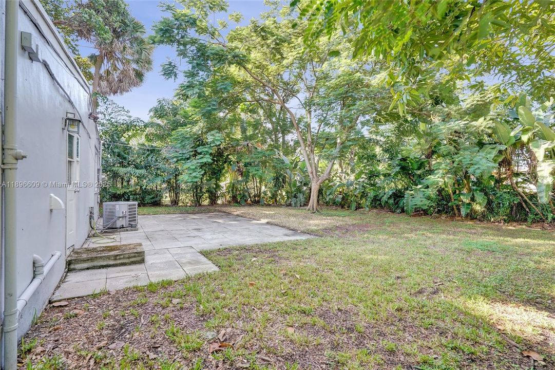 Недавно продано: $375,000 (3 спален, 2 ванн, 1065 Квадратных фут)