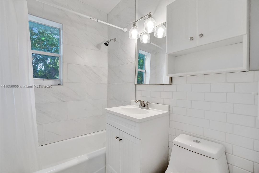 Недавно продано: $375,000 (3 спален, 2 ванн, 1065 Квадратных фут)