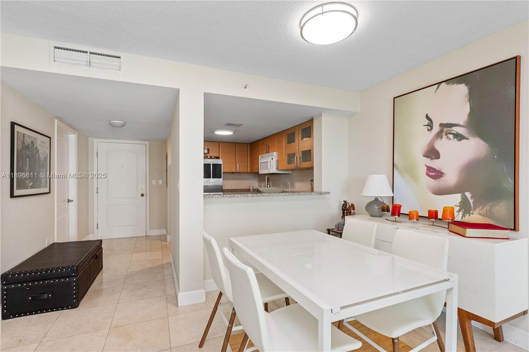 For Sale: $544,900 (1 beds, 1 baths, 791 Square Feet)