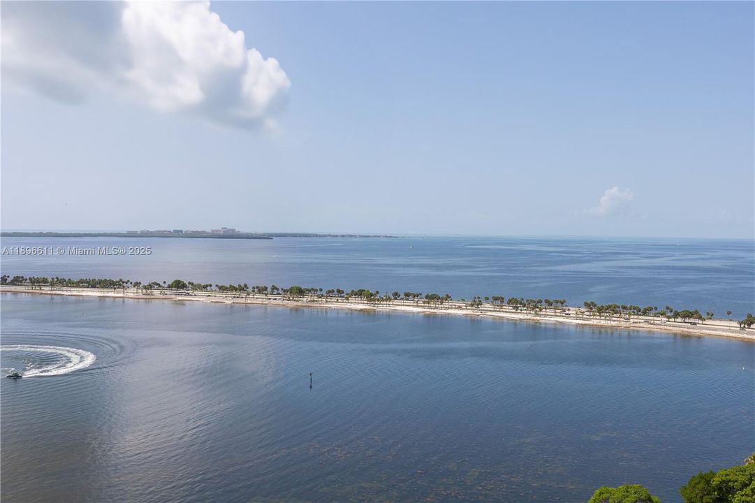 For Sale: $544,900 (1 beds, 1 baths, 791 Square Feet)