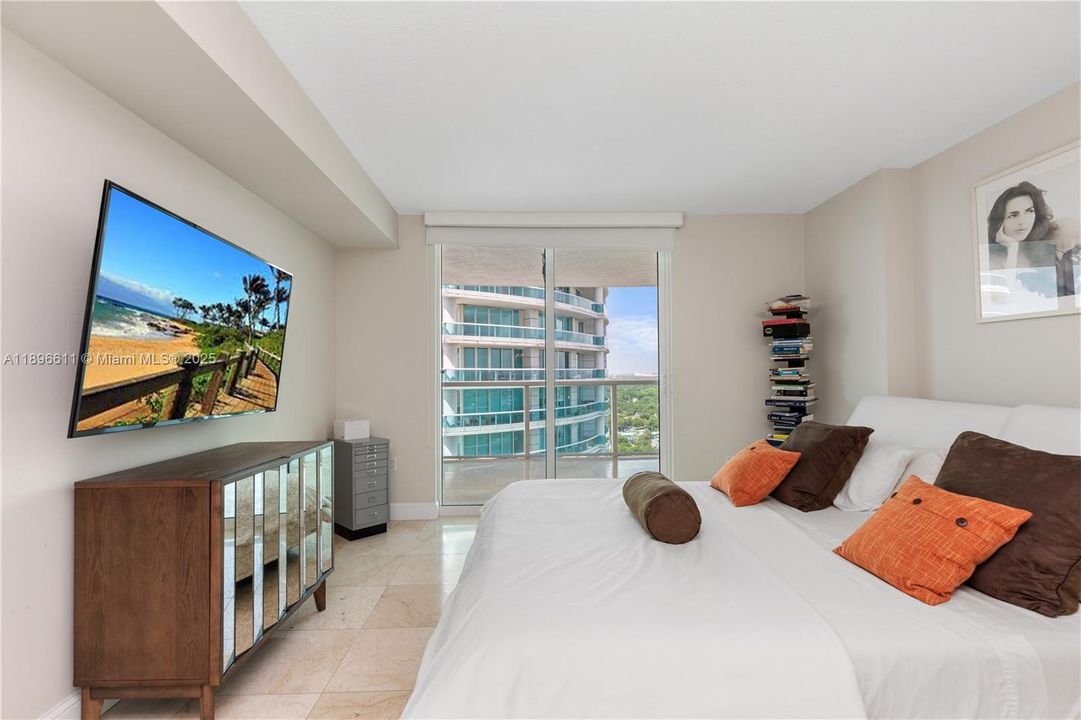 For Sale: $544,900 (1 beds, 1 baths, 791 Square Feet)