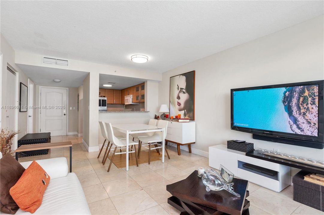 For Sale: $544,900 (1 beds, 1 baths, 791 Square Feet)