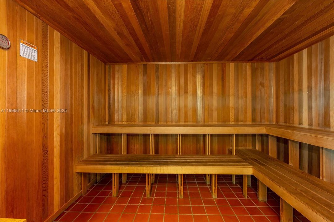 For Sale: $544,900 (1 beds, 1 baths, 791 Square Feet)