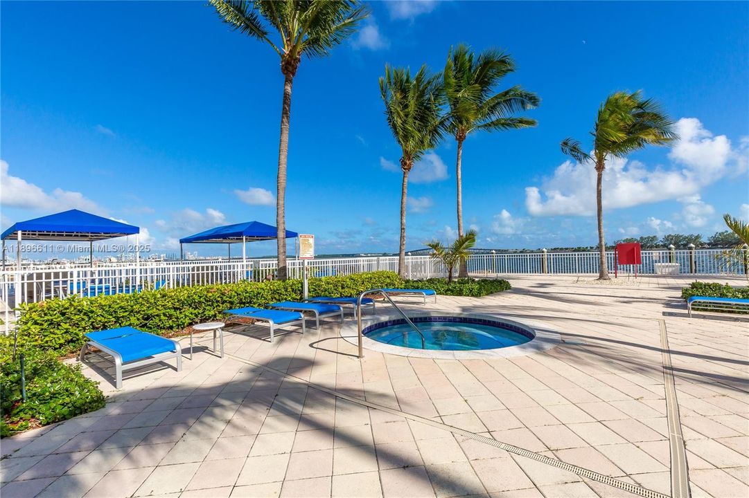 For Sale: $544,900 (1 beds, 1 baths, 791 Square Feet)