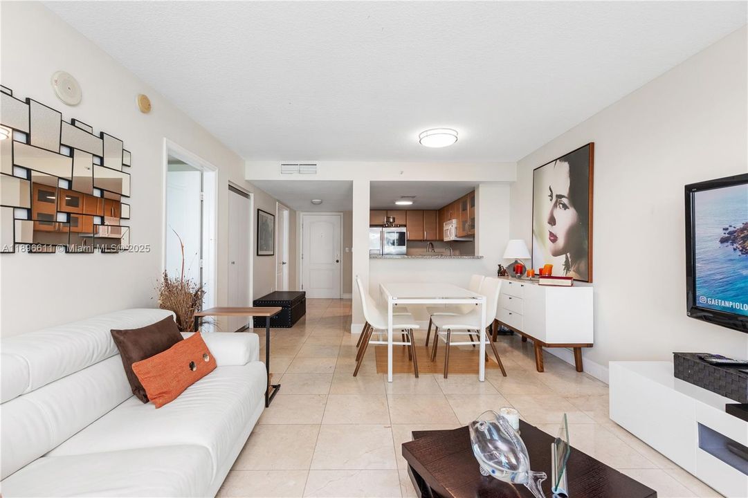 For Sale: $544,900 (1 beds, 1 baths, 791 Square Feet)