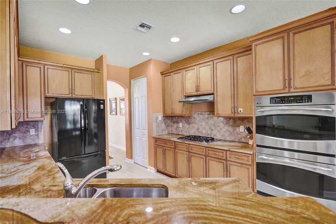 Active With Contract: $839,800 (4 beds, 3 baths, 2580 Square Feet)