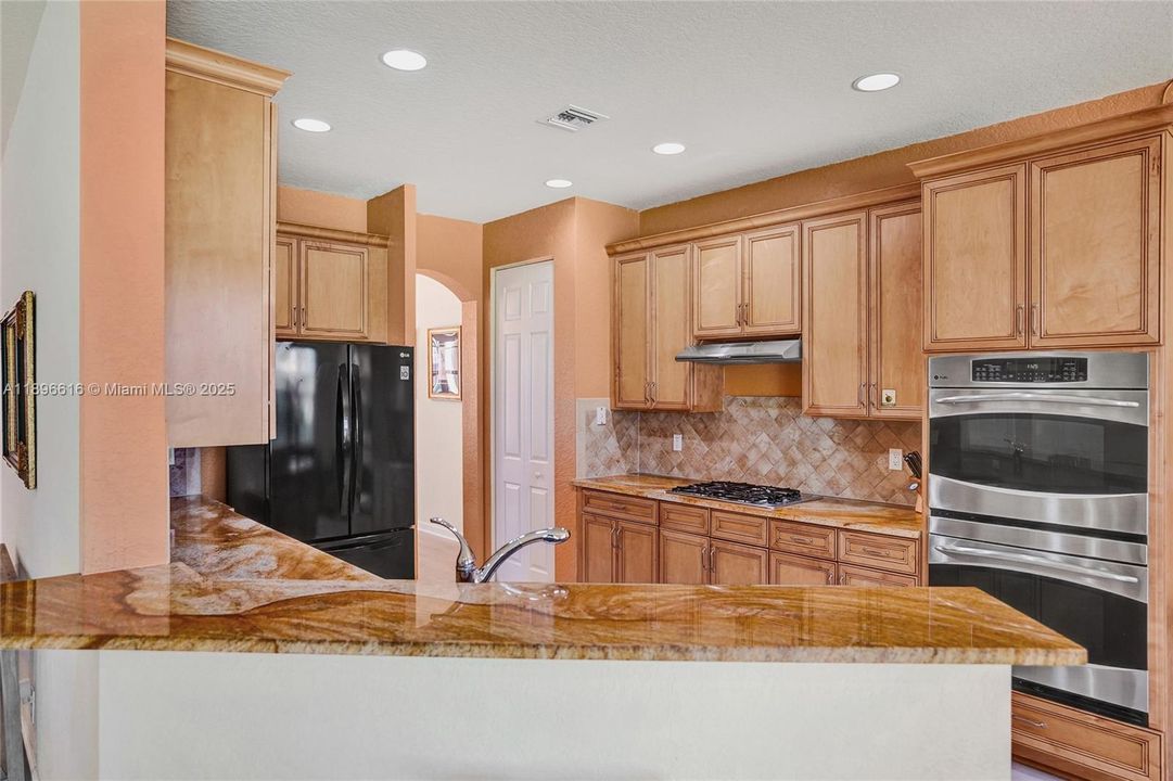 Active With Contract: $839,800 (4 beds, 3 baths, 2580 Square Feet)