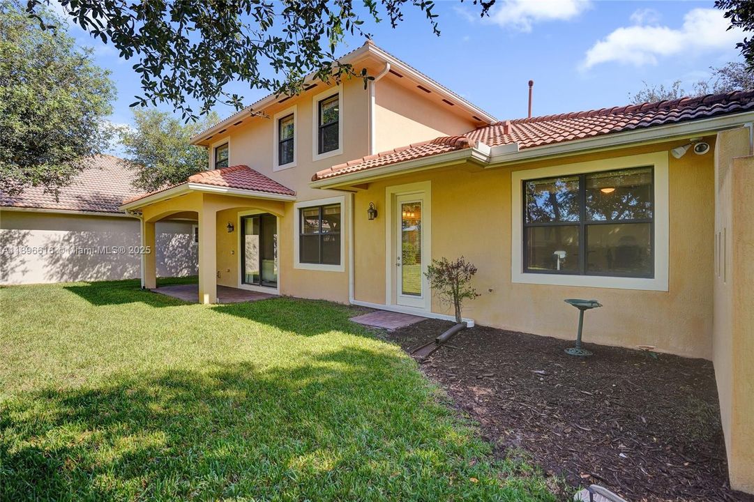 Active With Contract: $839,800 (4 beds, 3 baths, 2580 Square Feet)