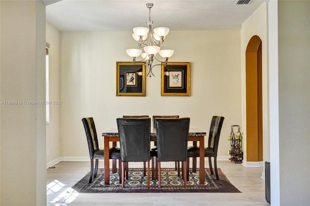 Active With Contract: $839,800 (4 beds, 3 baths, 2580 Square Feet)