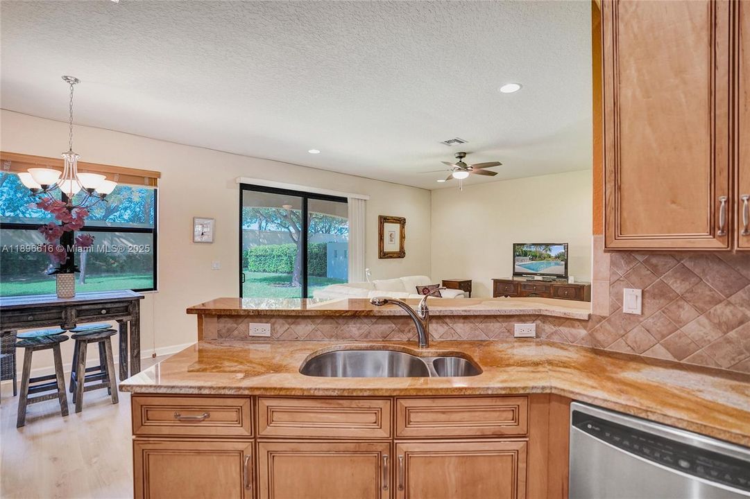 Active With Contract: $839,800 (4 beds, 3 baths, 2580 Square Feet)