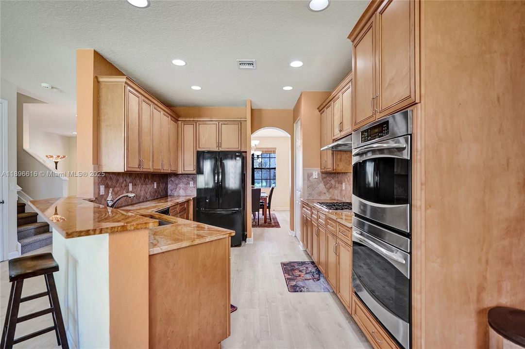 Active With Contract: $839,800 (4 beds, 3 baths, 2580 Square Feet)