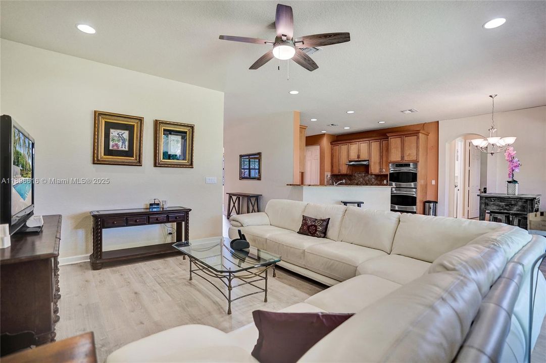 Active With Contract: $839,800 (4 beds, 3 baths, 2580 Square Feet)