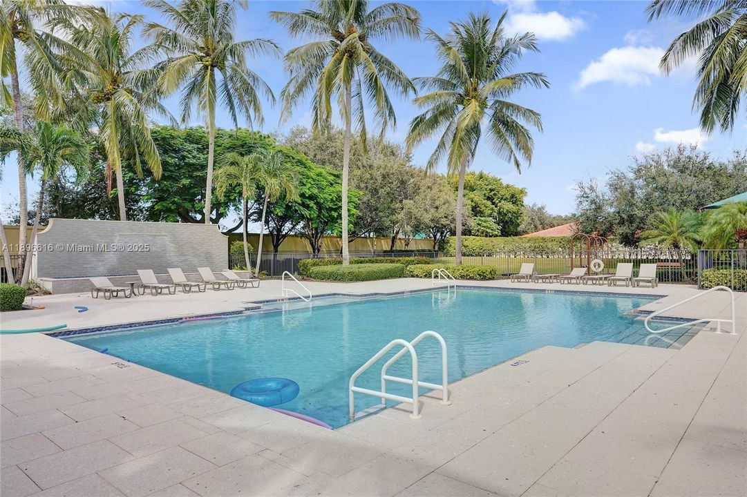 Active With Contract: $839,800 (4 beds, 3 baths, 2580 Square Feet)