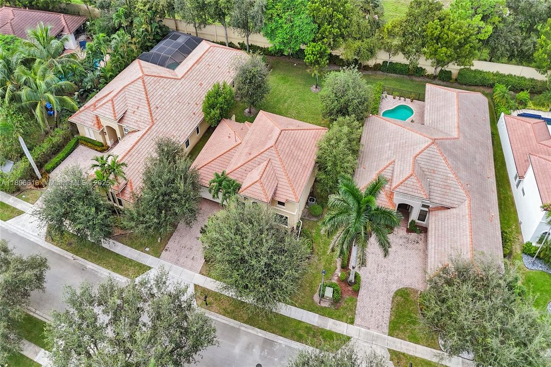 Active With Contract: $839,800 (4 beds, 3 baths, 2580 Square Feet)