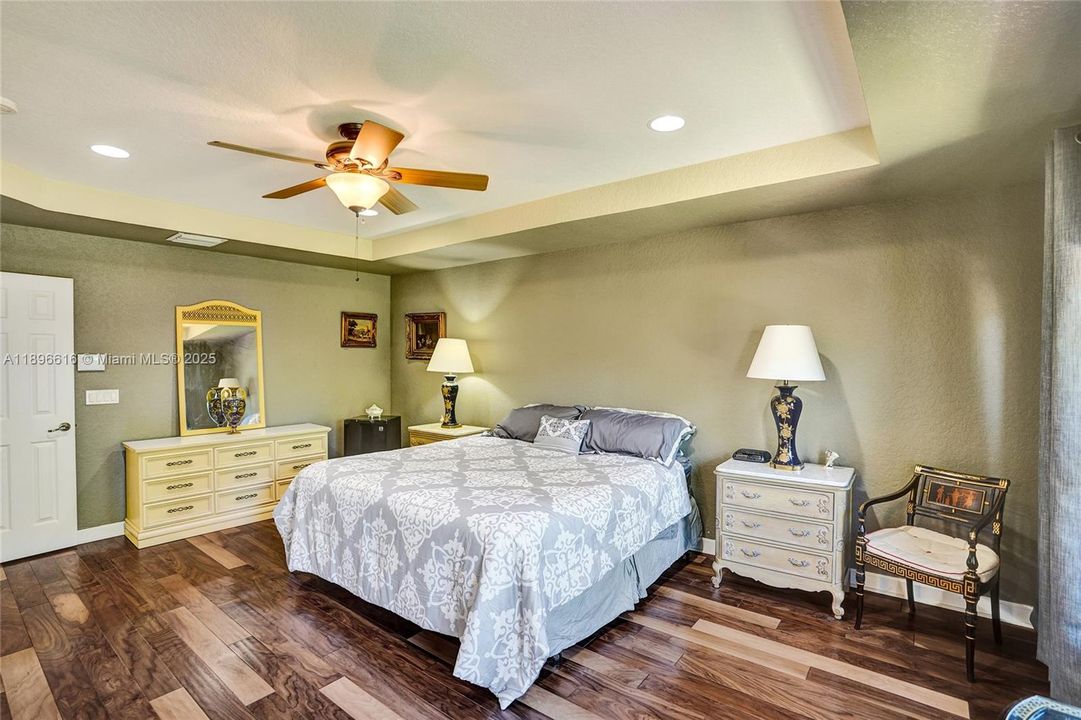 Active With Contract: $839,800 (4 beds, 3 baths, 2580 Square Feet)