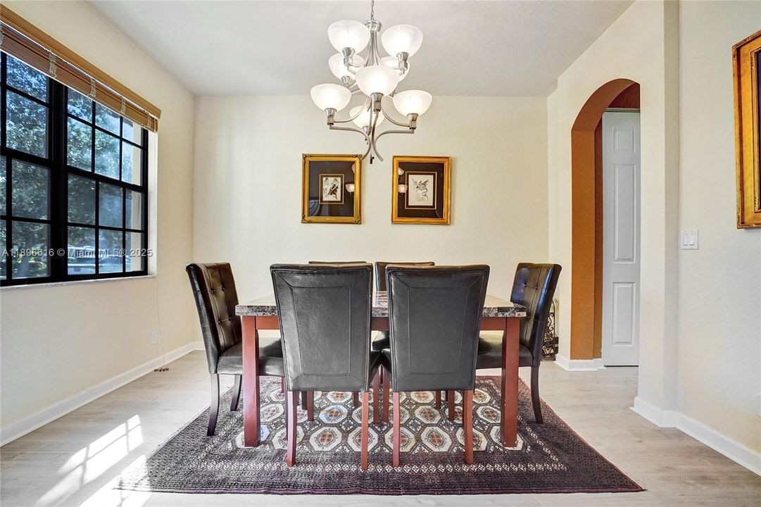 Active With Contract: $839,800 (4 beds, 3 baths, 2580 Square Feet)