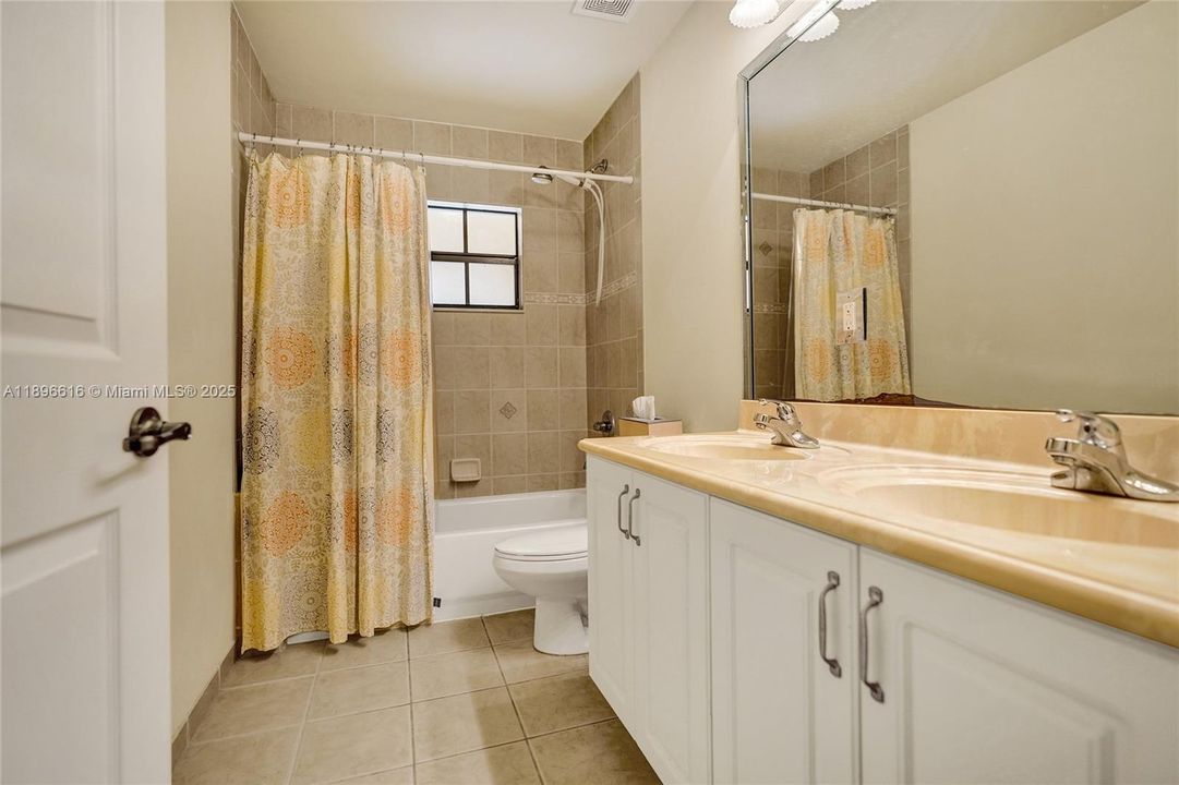 Active With Contract: $839,800 (4 beds, 3 baths, 2580 Square Feet)