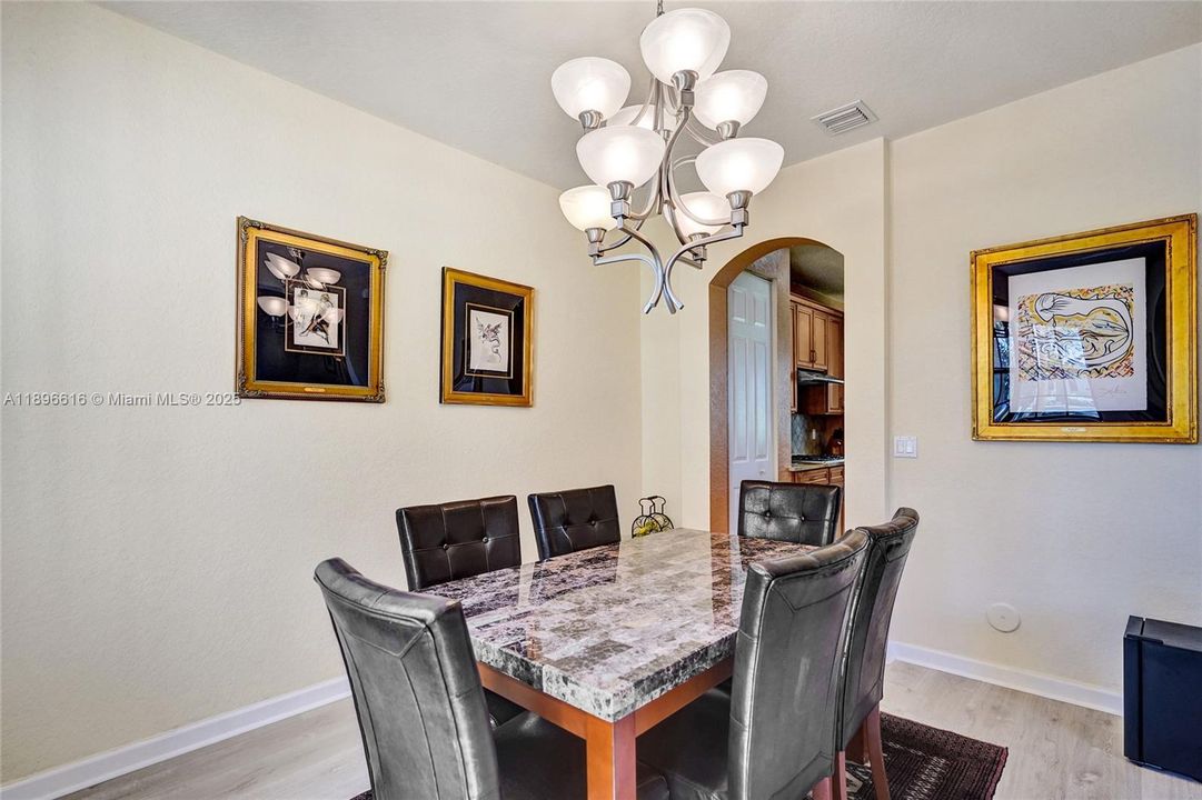 Active With Contract: $839,800 (4 beds, 3 baths, 2580 Square Feet)