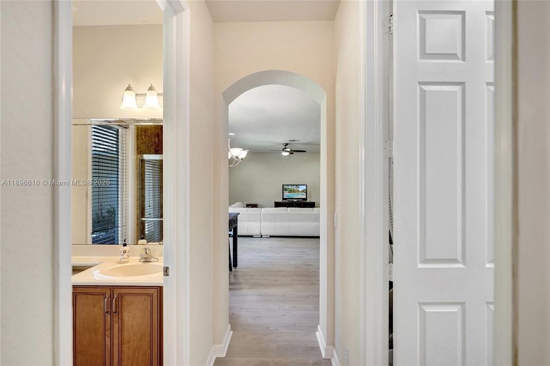 Active With Contract: $839,800 (4 beds, 3 baths, 2580 Square Feet)