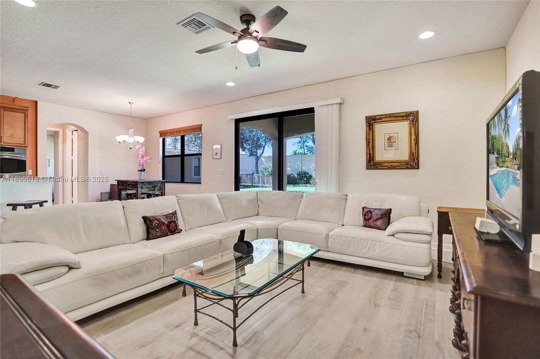 Active With Contract: $839,800 (4 beds, 3 baths, 2580 Square Feet)