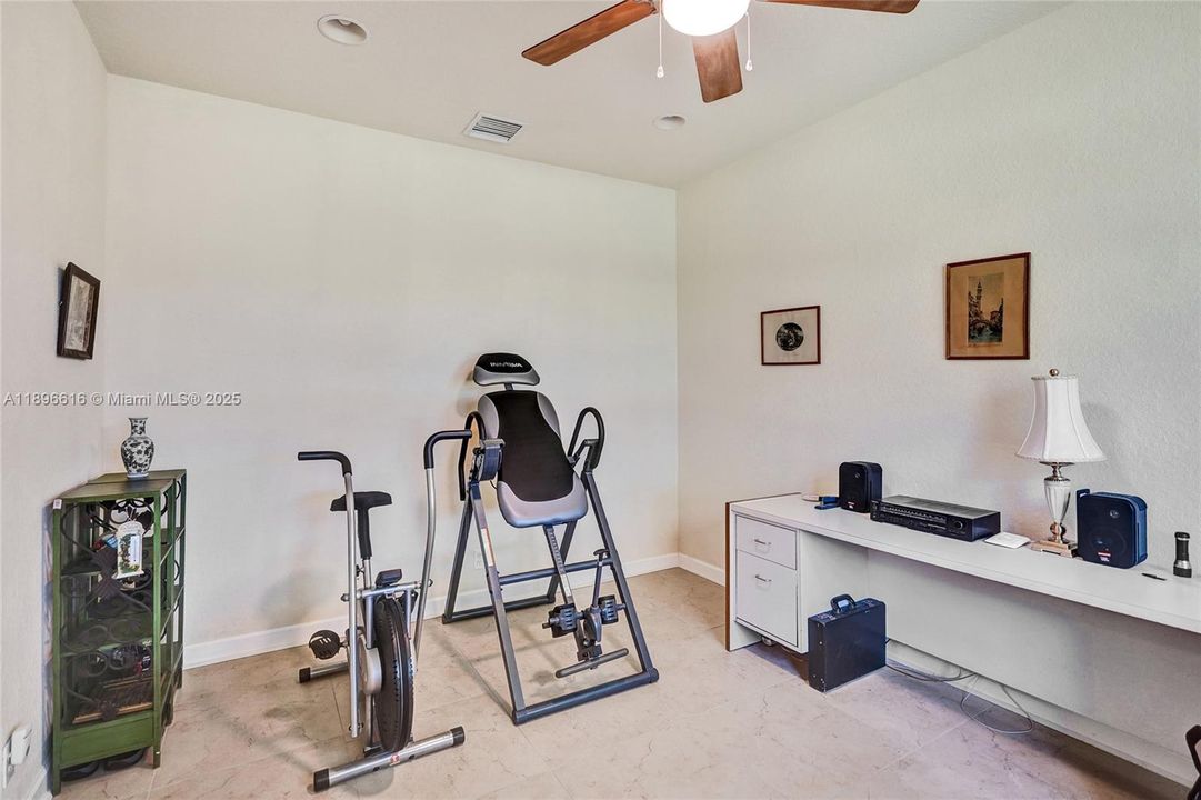 Active With Contract: $839,800 (4 beds, 3 baths, 2580 Square Feet)