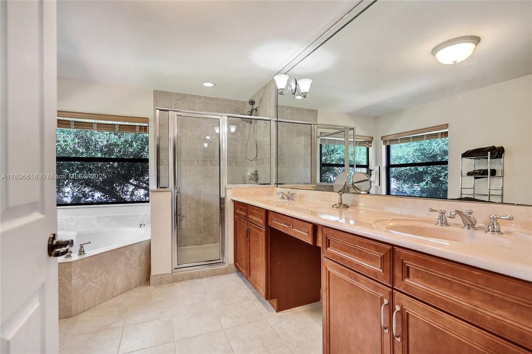 Active With Contract: $839,800 (4 beds, 3 baths, 2580 Square Feet)