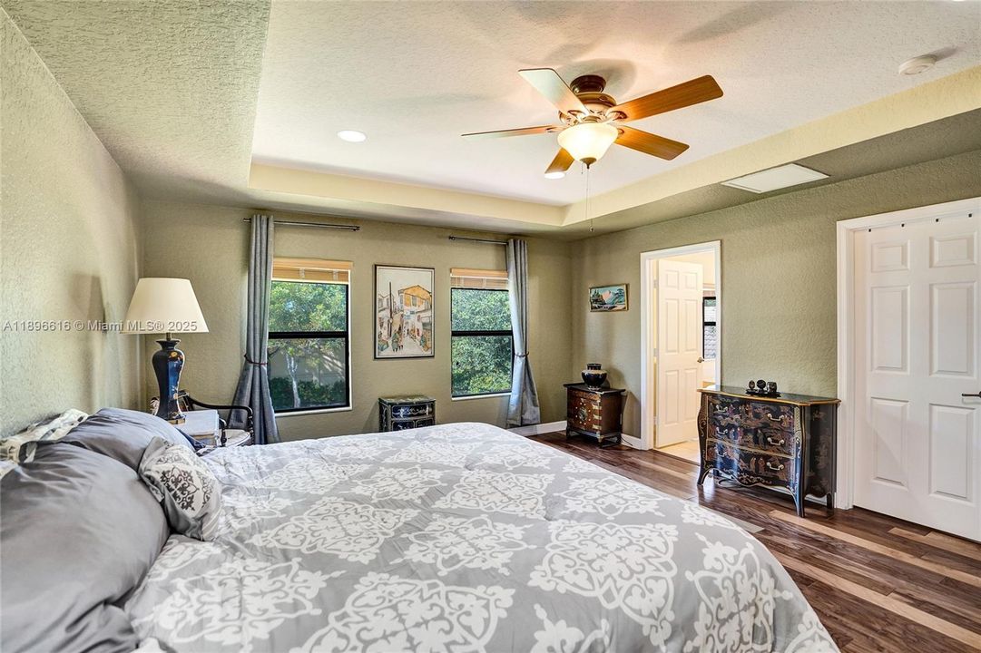 Active With Contract: $839,800 (4 beds, 3 baths, 2580 Square Feet)