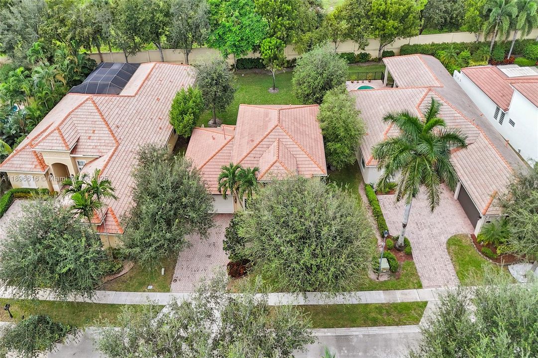 Active With Contract: $839,800 (4 beds, 3 baths, 2580 Square Feet)