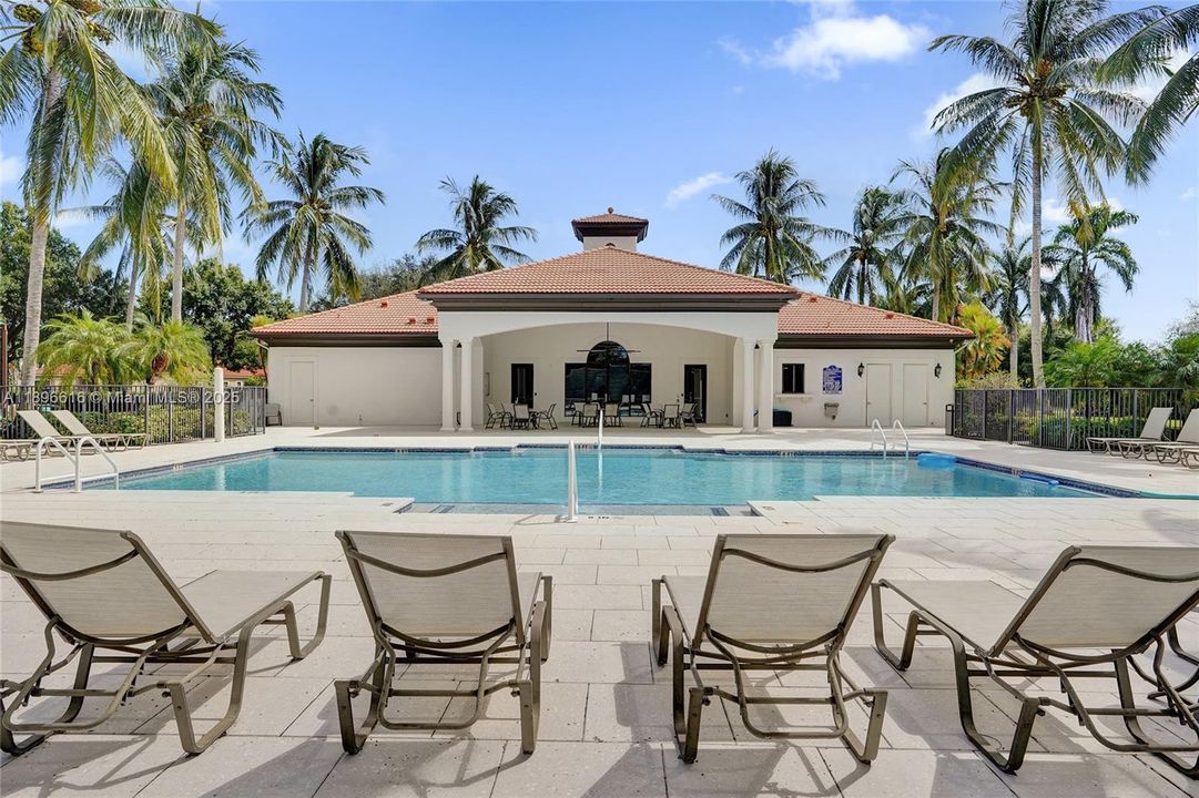 Active With Contract: $839,800 (4 beds, 3 baths, 2580 Square Feet)