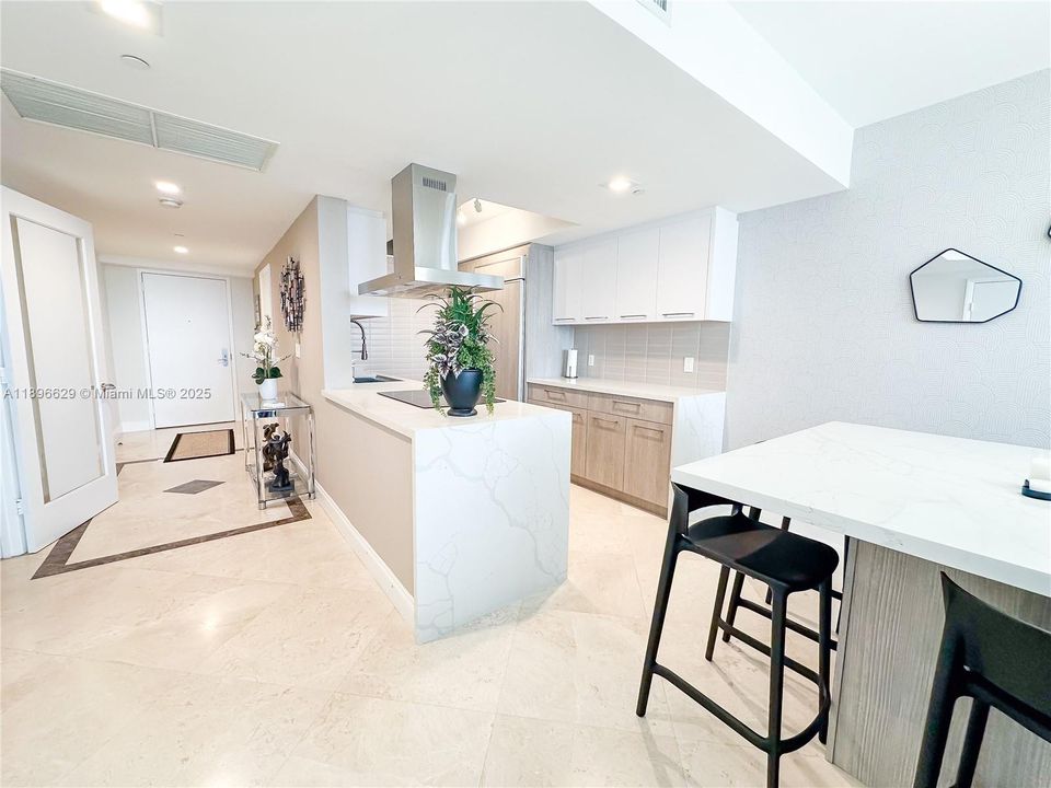 出租: $6,500 (3 贝兹, 3 浴室, 1571 平方英尺)