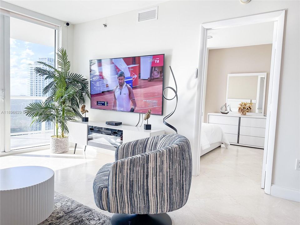 出租: $6,500 (3 贝兹, 3 浴室, 1571 平方英尺)