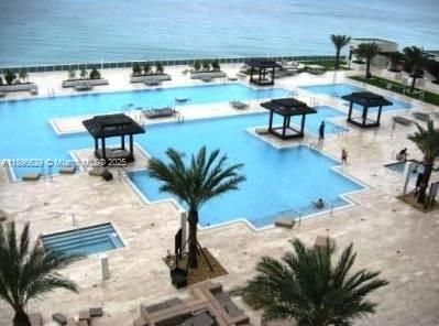 出租: $6,500 (3 贝兹, 3 浴室, 1571 平方英尺)