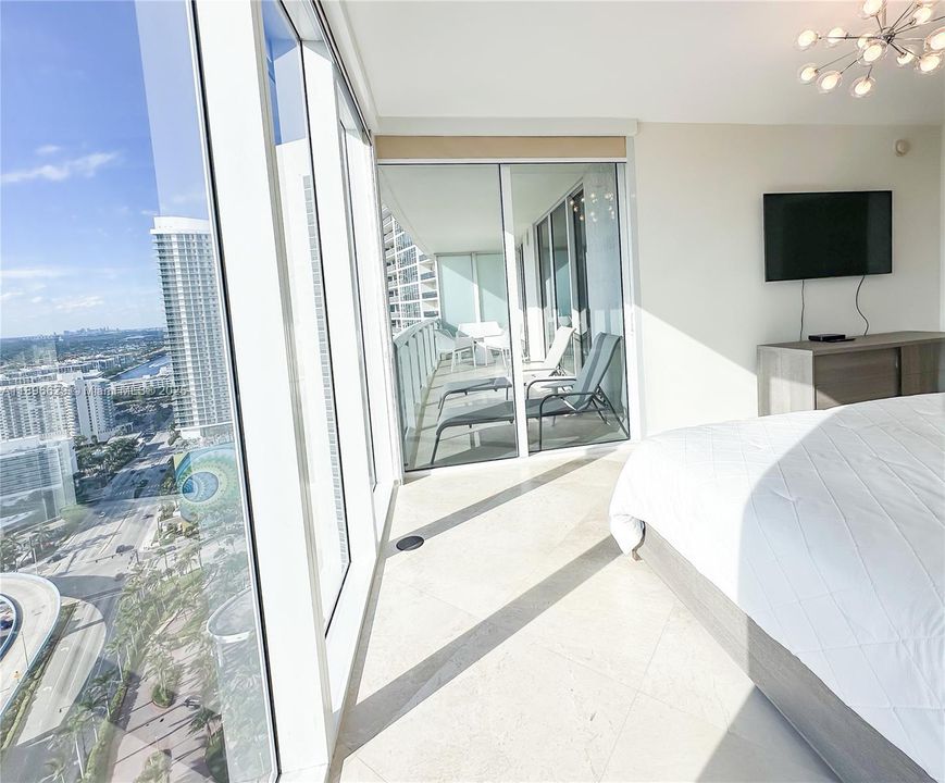 出租: $6,500 (3 贝兹, 3 浴室, 1571 平方英尺)