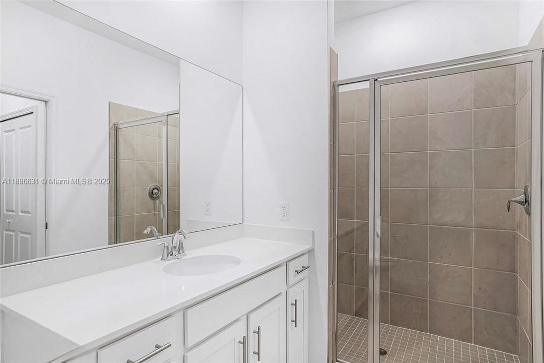 For Rent: $2,000 (2 beds, 2 baths, 0 Square Feet)