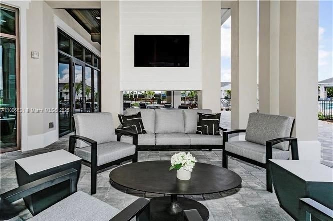 For Rent: $2,000 (2 beds, 2 baths, 0 Square Feet)