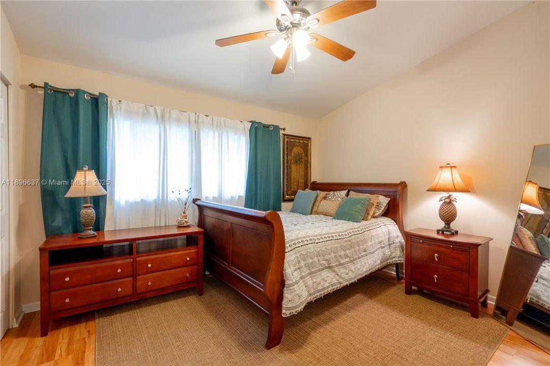 For Rent: $2,500 (2 beds, 2 baths, 1098 Square Feet)