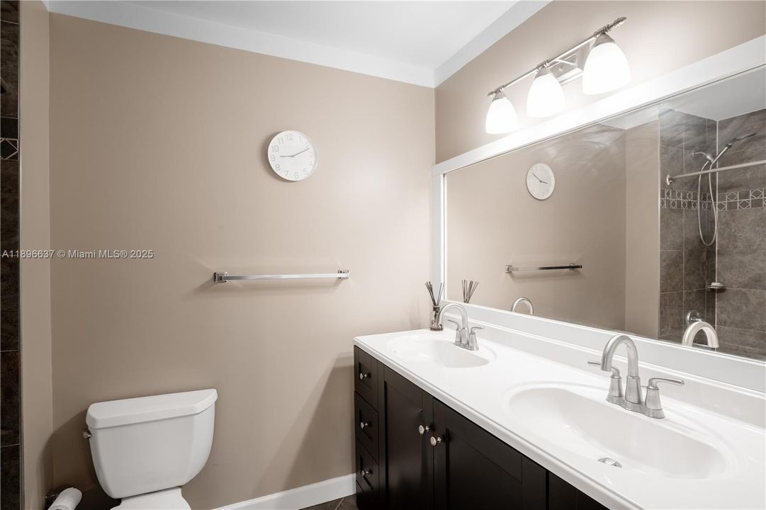 For Rent: $2,500 (2 beds, 2 baths, 1098 Square Feet)