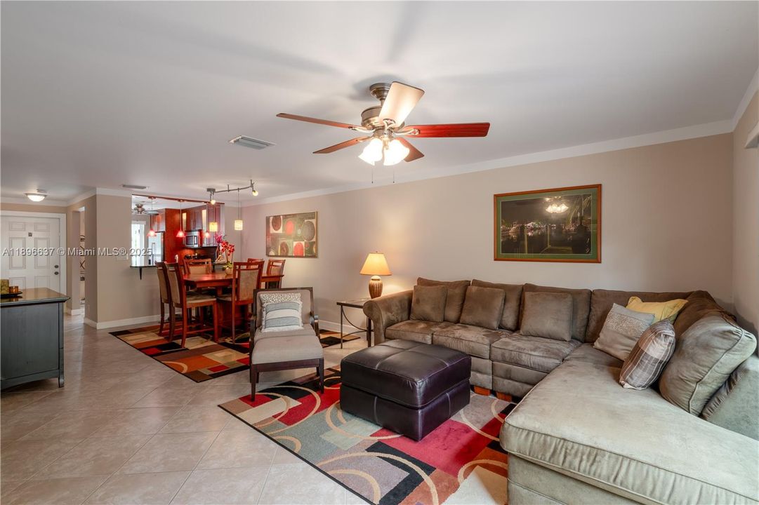 For Rent: $2,500 (2 beds, 2 baths, 1098 Square Feet)