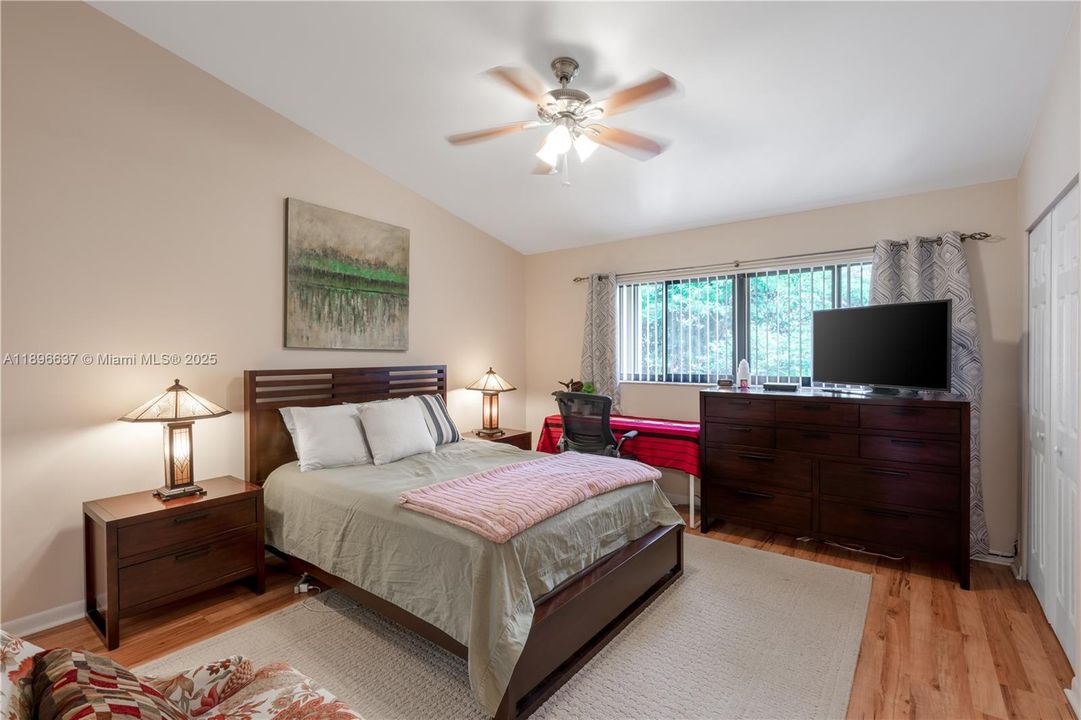 For Rent: $2,500 (2 beds, 2 baths, 1098 Square Feet)