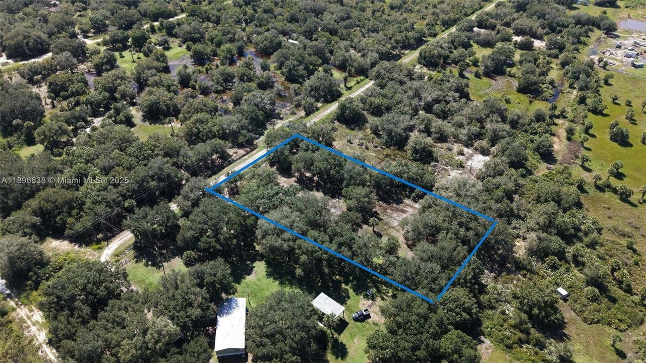 待售: $42,000 (1.25 acres)