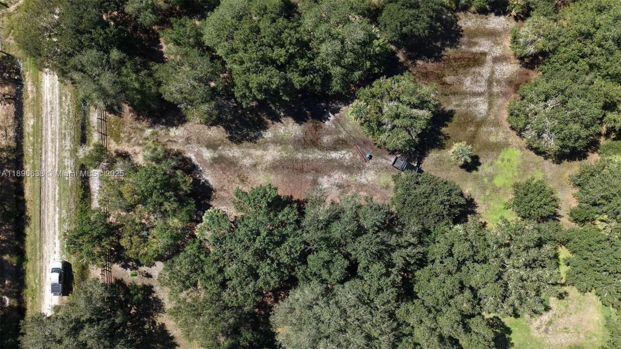 待售: $42,000 (1.25 acres)