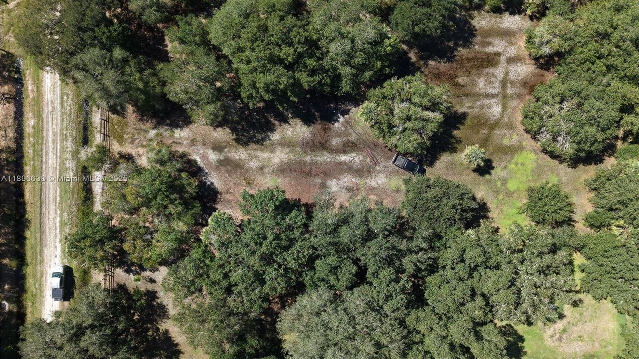 待售: $42,000 (1.25 acres)