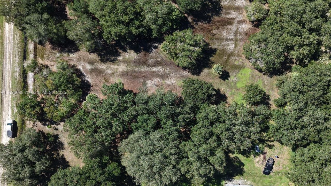 待售: $42,000 (1.25 acres)