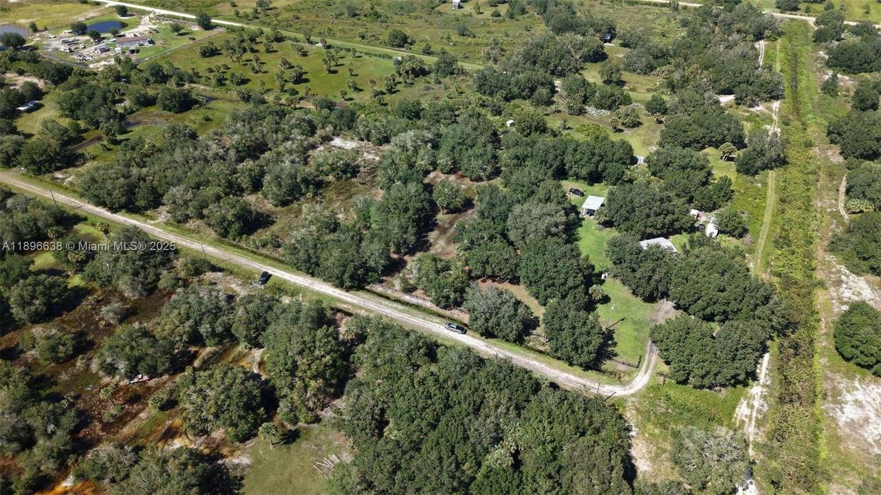 待售: $42,000 (1.25 acres)