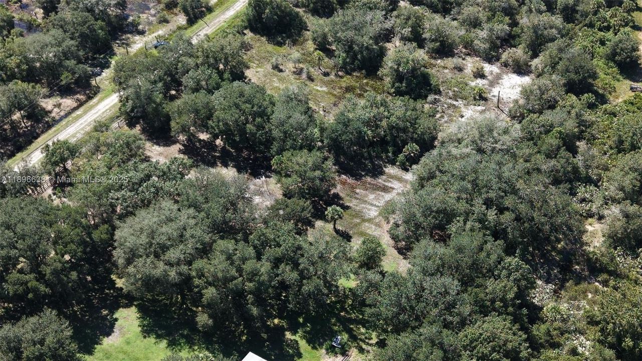 待售: $42,000 (1.25 acres)