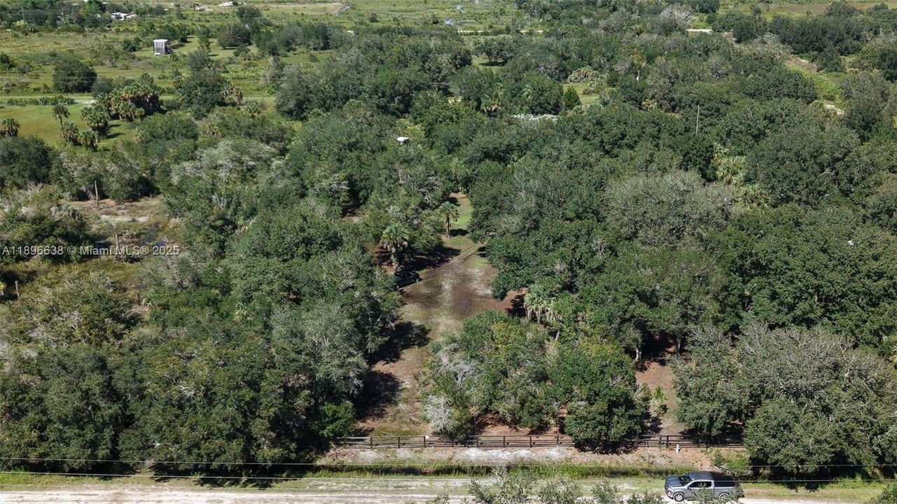 待售: $42,000 (1.25 acres)