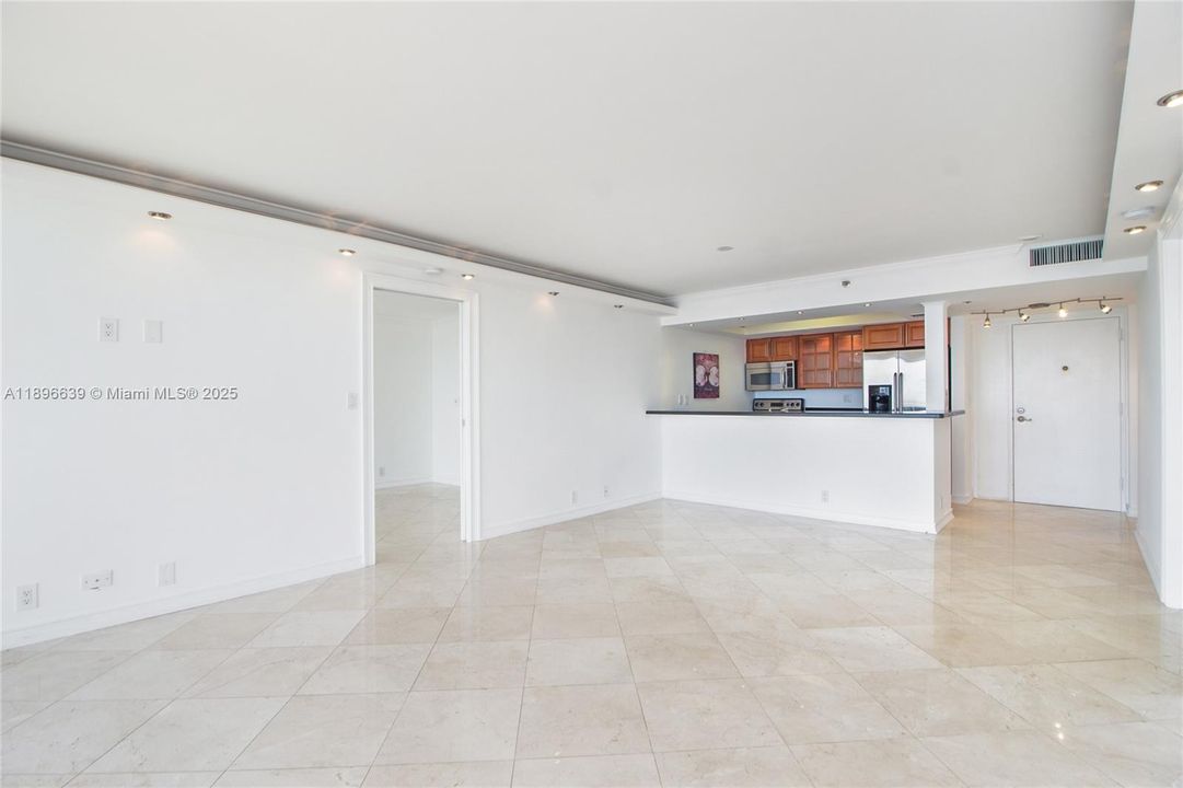 En Venta: $525,000 (2 camas, 2 baños, 1030 Pies cuadrados)