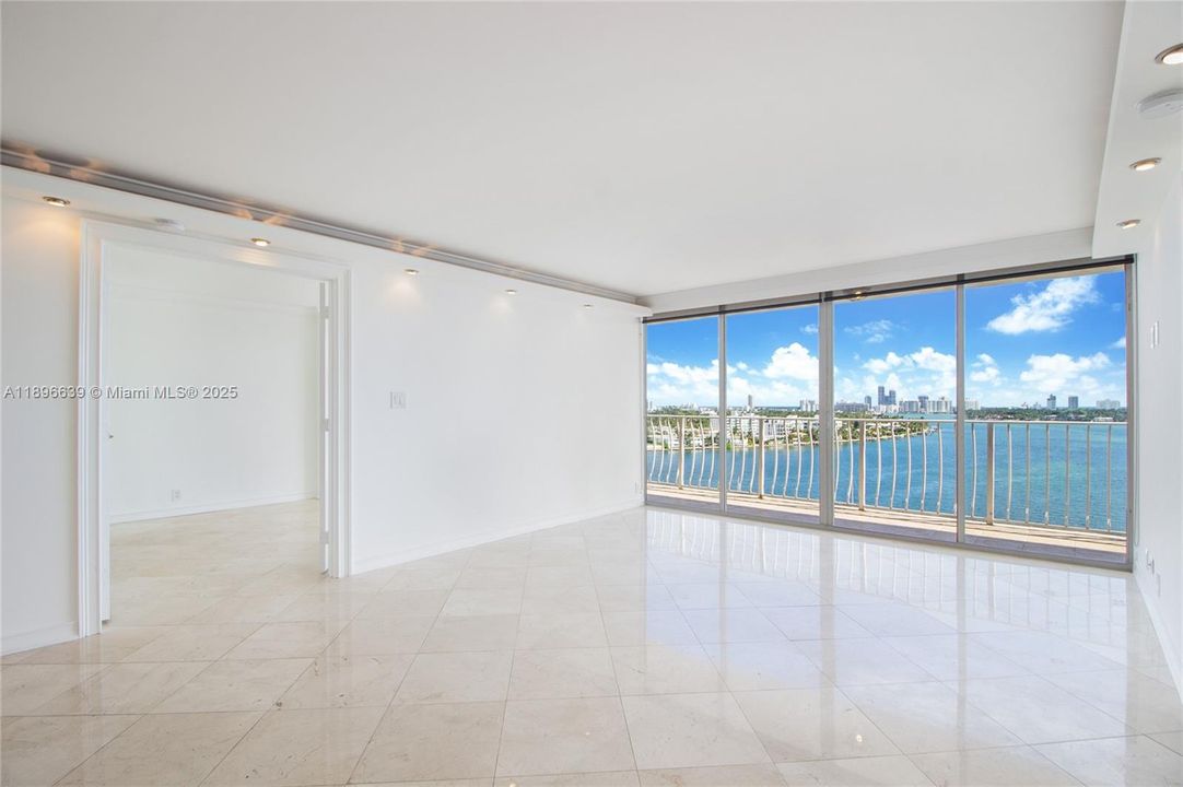 En Venta: $525,000 (2 camas, 2 baños, 1030 Pies cuadrados)