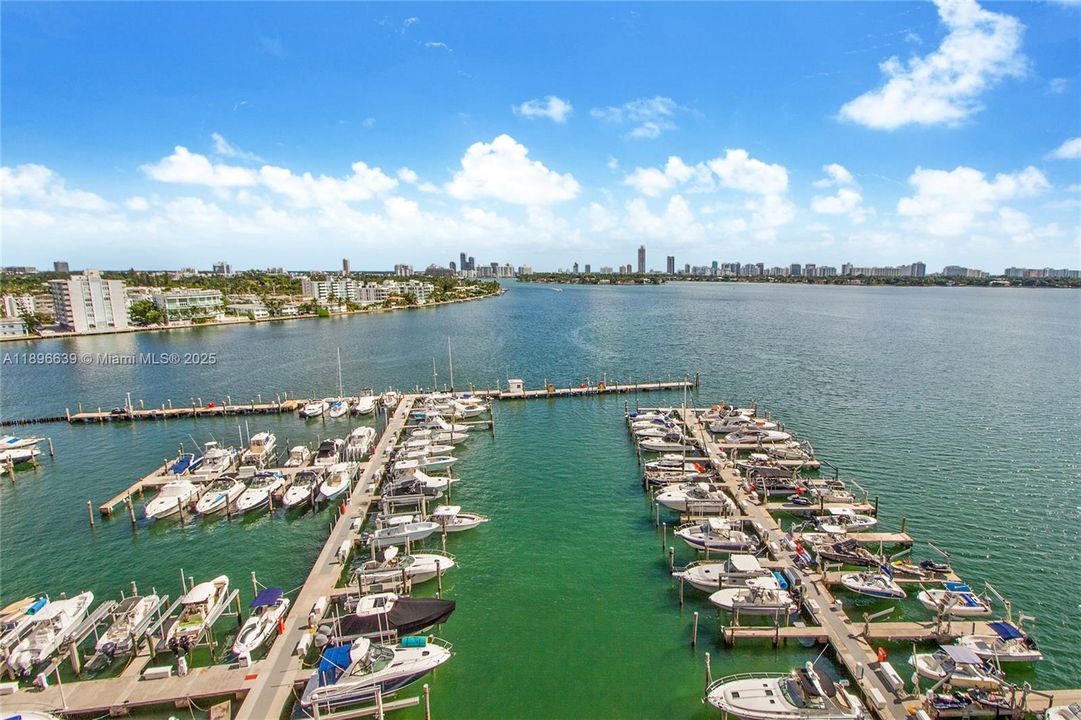 En Venta: $525,000 (2 camas, 2 baños, 1030 Pies cuadrados)